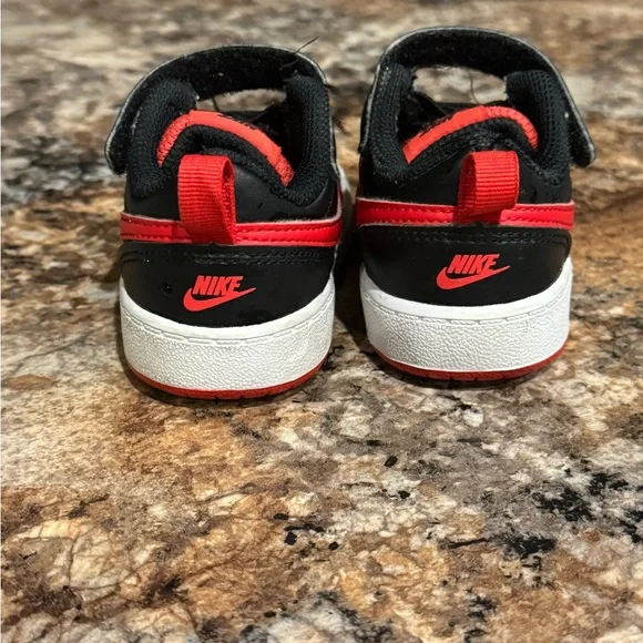 Nike Court Borough Low 2 in black/red/white - Picture 5 of 5